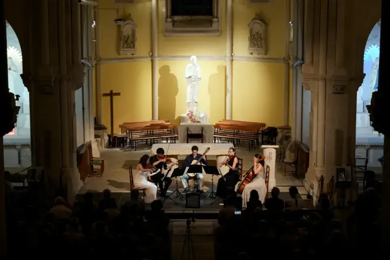 APAS Kammermusikfestival in Südfrankreich - Konzert mit klassischer Musik in Roussas, Grignan, Suze-la-Rousse und Bonlieu